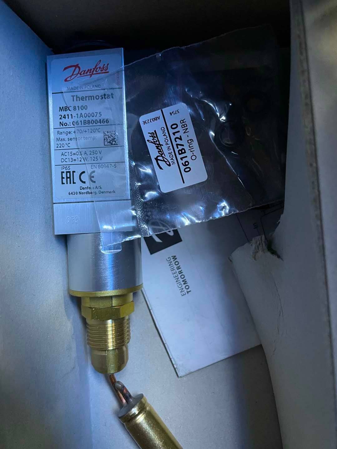 La temperatura de la superficie de las instalaciones de ensamblaje se calculará en función de la temperatura de las instalaciones de ensamblaje.